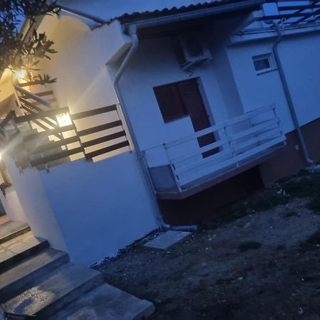 Apartmani Rab - Adrijana & Aleksandra Banjol ภายนอก รูปภาพ