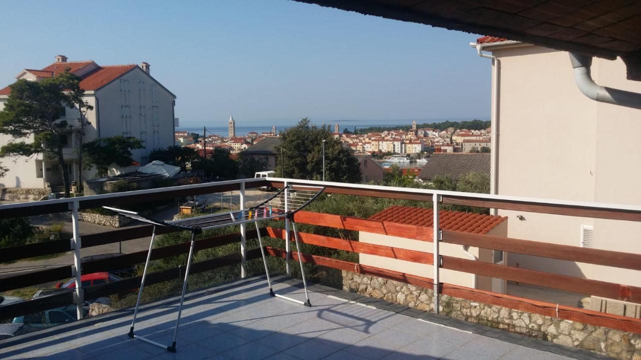 Apartmani Rab - Adrijana & Aleksandra Banjol ภายนอก รูปภาพ