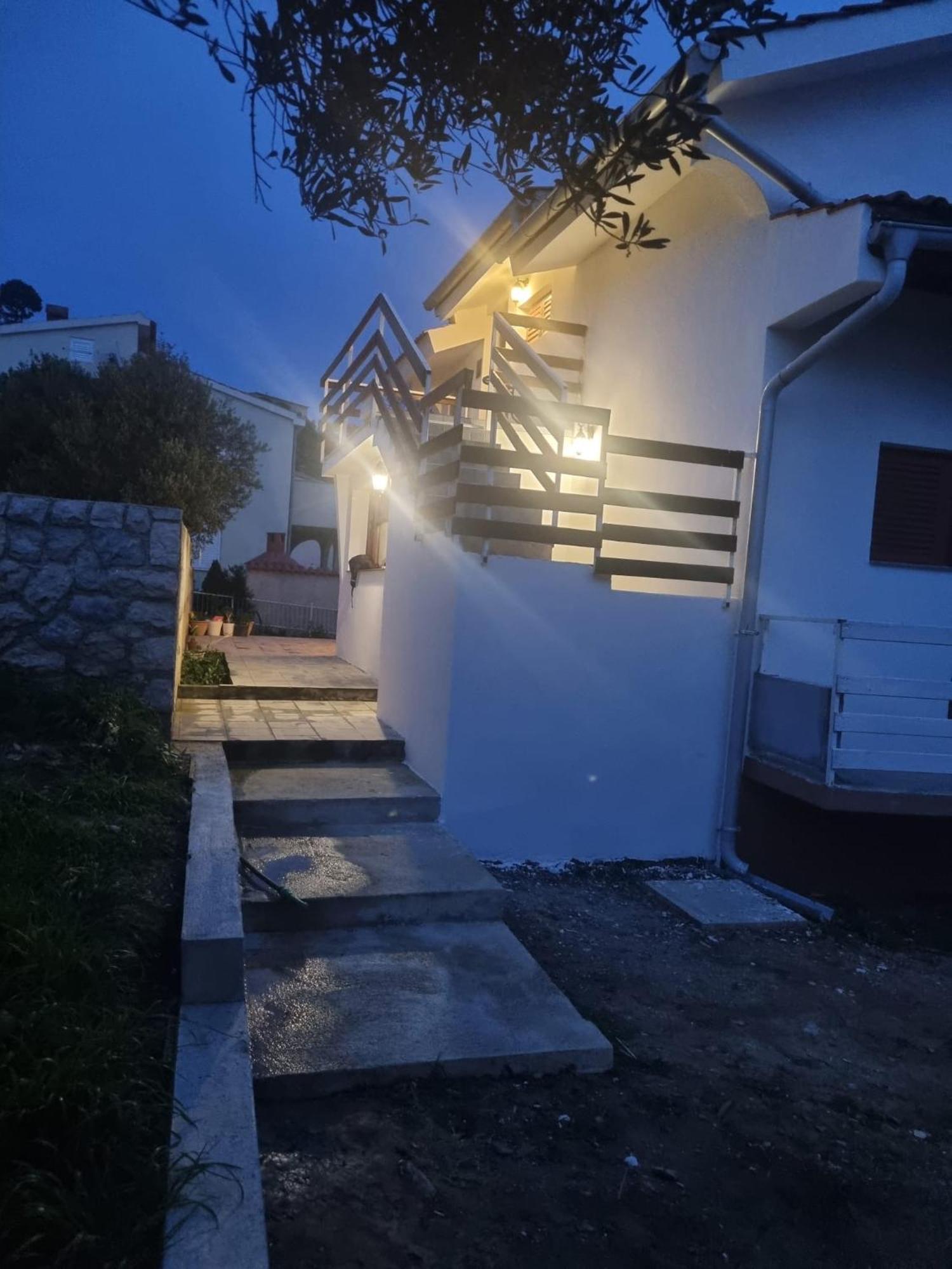 Apartmani Rab - Adrijana & Aleksandra Banjol ภายนอก รูปภาพ